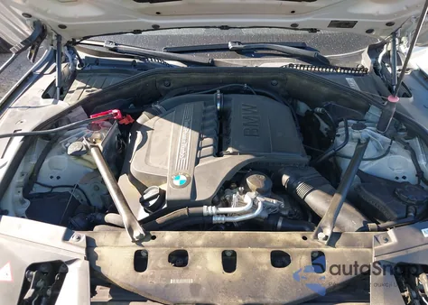 2013 BMW 740Li from USA, damaged, VIN WBAYE4C5XDD137025